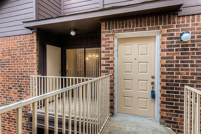 Photo - 3130 Walnut Bend Ln Unidad 402