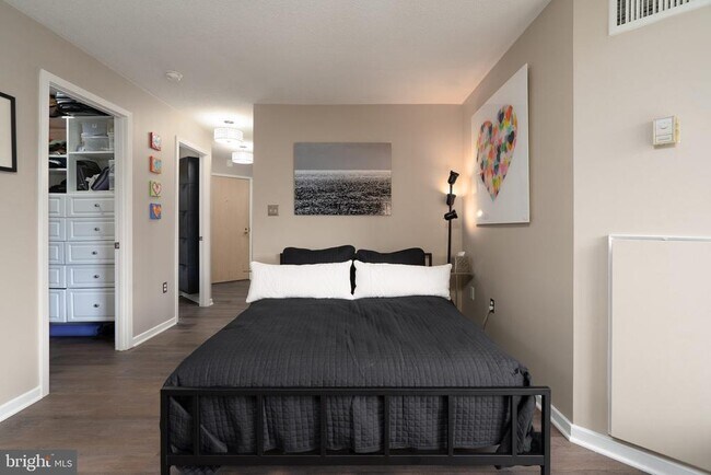 Photo - 2111 Wisconsin Ave NW Unit 512