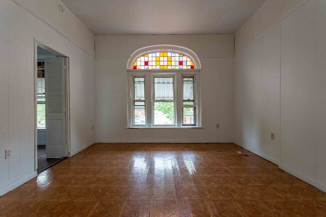 Photo - 1660 Iowa St Unidad 1/2