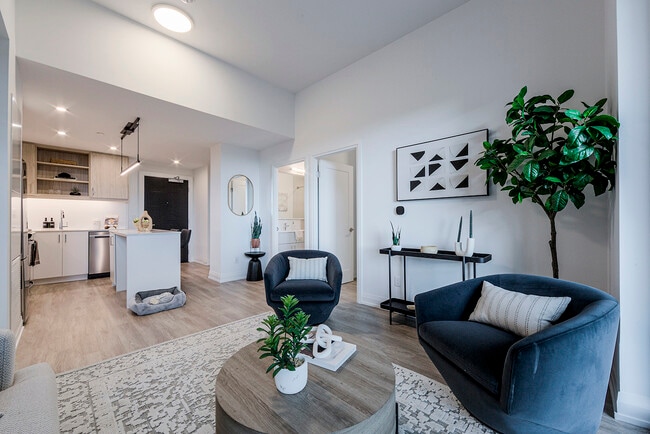 Building Photo - 291 Queens Ave