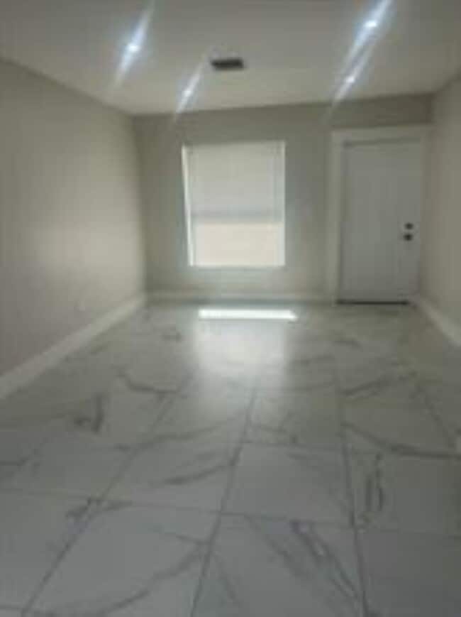 Photo - 1227 NW 6th Ave Unit A