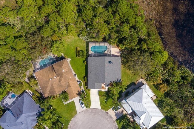 Photo - 376 NW Canna Way