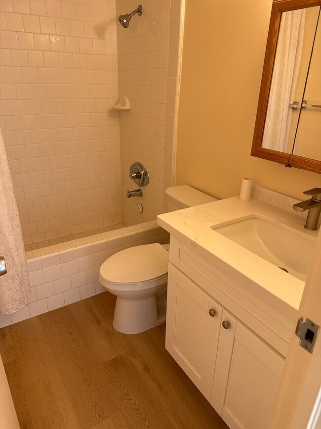 Photo - Two bedroom Kahala Towers Unit A1304