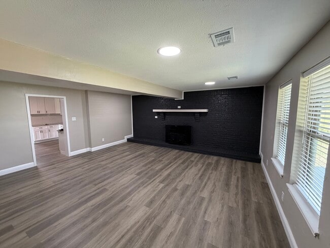 Photo - 152 Riverboat Dr