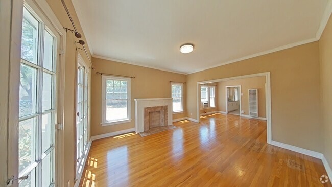 Building Photo - 207 W Windsor Rd Unit 207 Rental