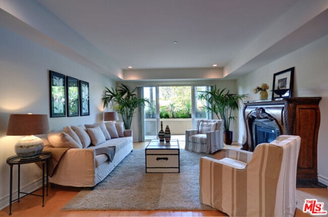 Building Photo - 1530 Centinela Ave Unit 401 Rental