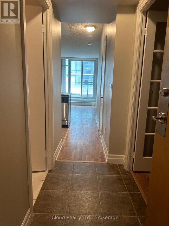 Photo - 8 Scollard St Unité 604