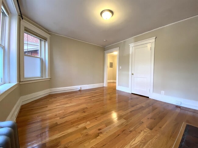 4 Craigie Cir Unit 4