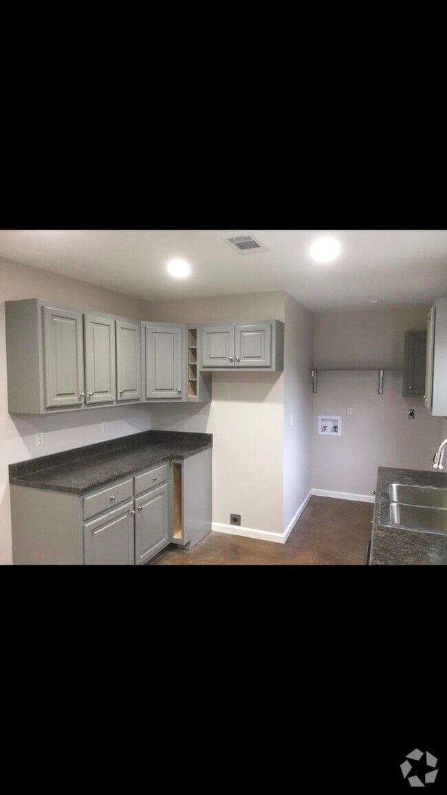 Building Photo - 120 Villa Ln Rental