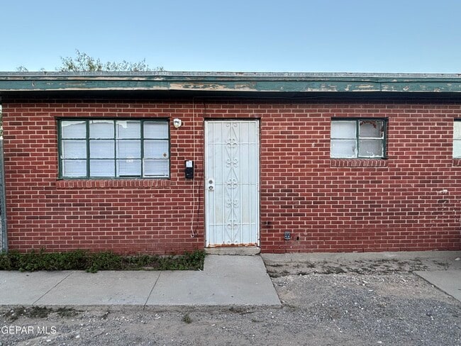 Building Photo - 3906 Harrison Ave Unit 1