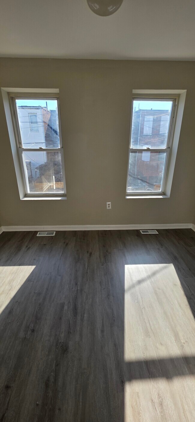 Photo - 3309 Noble St