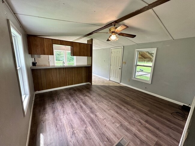Photo - Single Wide Mobile home 2 bed 1 bath