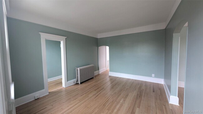 Photo - 632 Middle Neck Rd Unit 2nd Floor