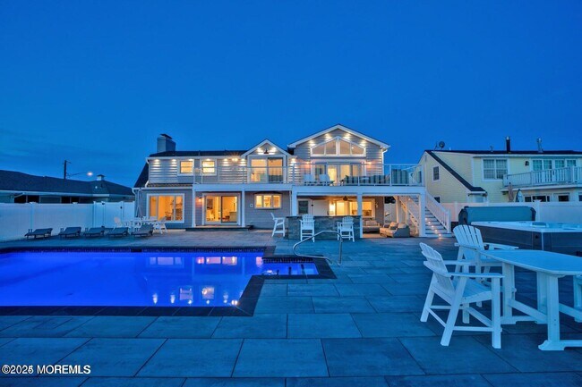 Photo - 340 Bay Ln