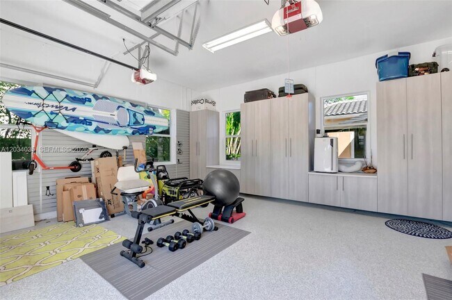 Photo - 375 SW 16th St