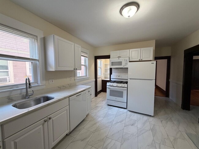 Building Photo - 41 Michigan Ave Unit 1