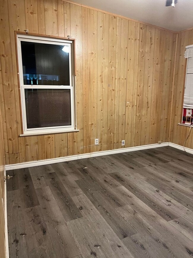 Photo - 3 Bed 1 bath RENTAL in Denison for $1,345