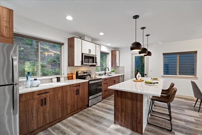 Photo - West Seattle - 3 Bedroom - 2.5 Bathroom w/ AC!