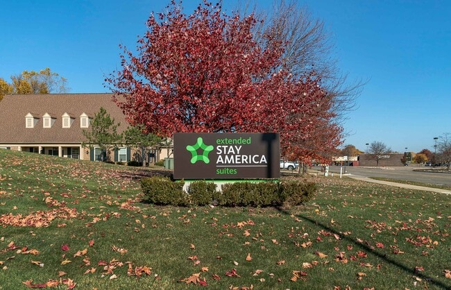 Furnished Studio-Detroit - Ann Arbor - Briarwood Mall