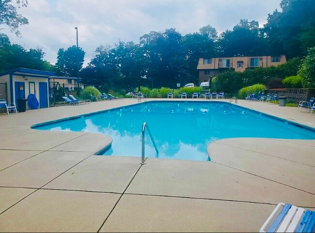 Photo - 3 Silvestri Cir Unidad 12