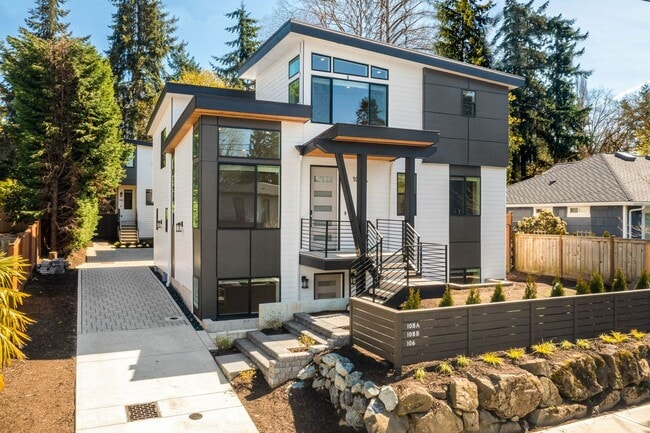 Building Photo - 108 6th St South