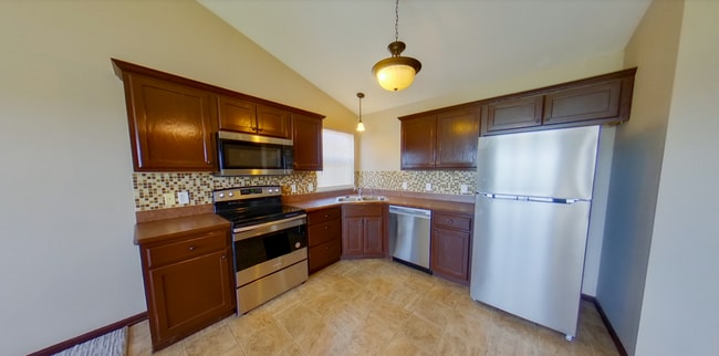 Building Photo - 3D Tour Available - Backs up to Lake + Fenced-in Yard + Stainless Steel Appliances! Available Jul...