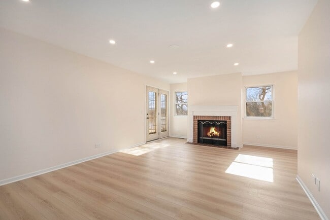 Photo - 120 Stirling Ln Unit Z1