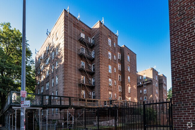 Imagen de edificio alternativo - Gardens at 75th Street