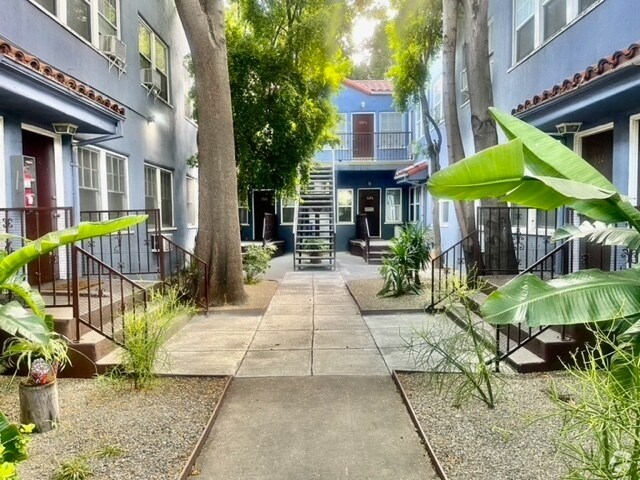 Building Photo - 530 N San Vicente Blvd Rental