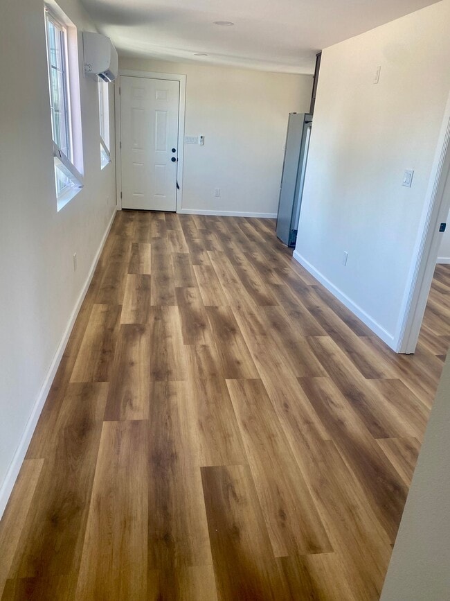 Photo - 8006 Towne Ave Unidad 1