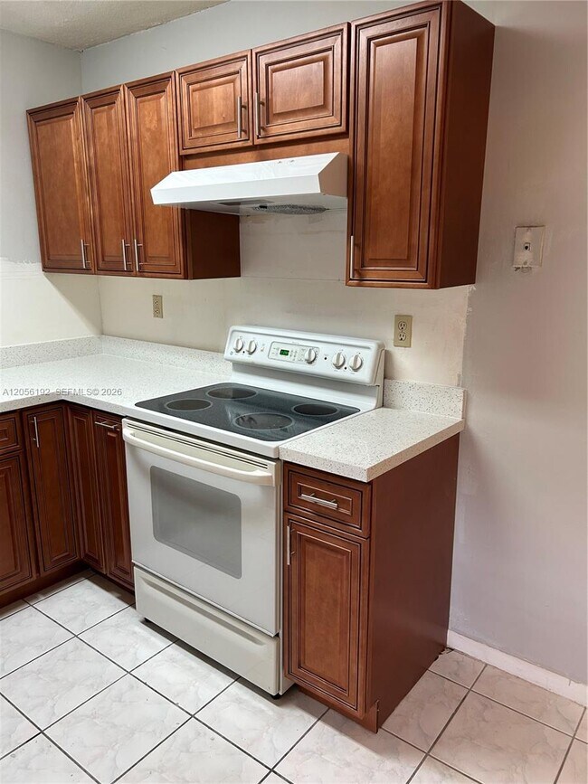 Photo - 1925 Madison St Unit 14