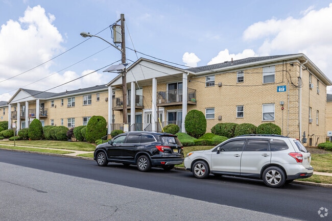 Photo - Carteret Gardens