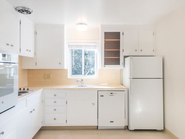 Photo - 36 Ross Ave Unit 36 Ross Avenue #07