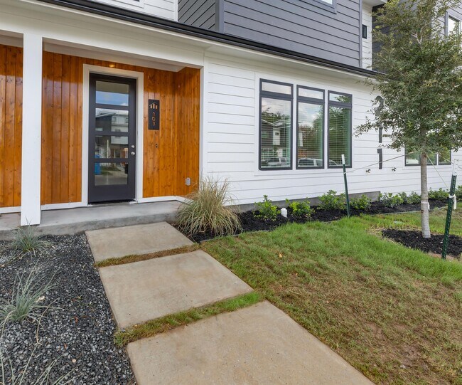 Photo - 214 Lynn Dr