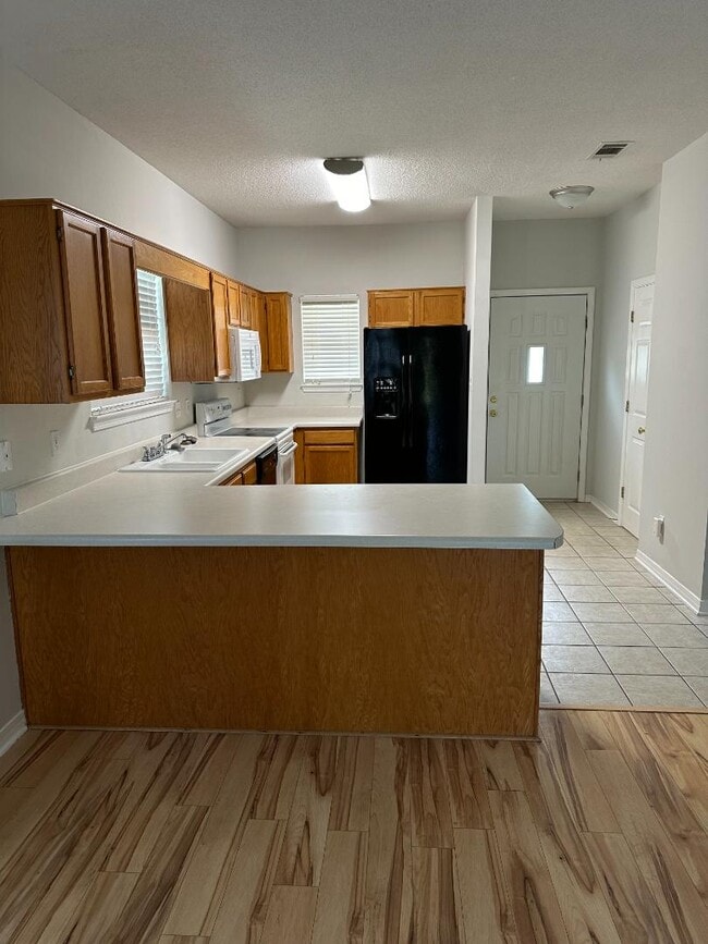 Photo - 2061 Laurel Oak Ct