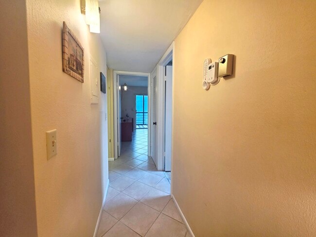 Photo - 719 Flanders Dr