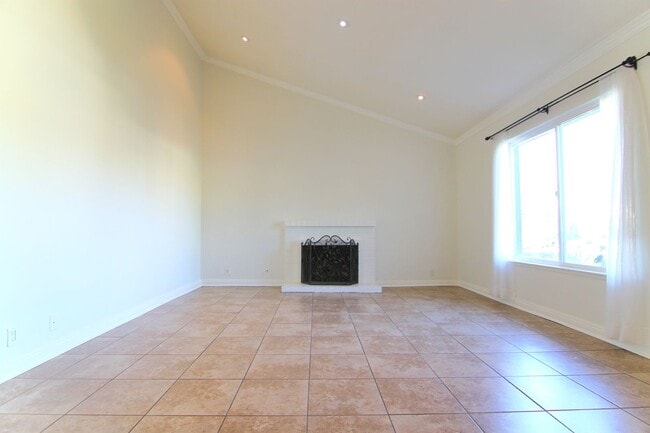 Photo - 5604 Bloomfield St