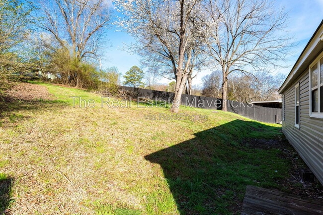 Photo - 1909 N Hwy 341