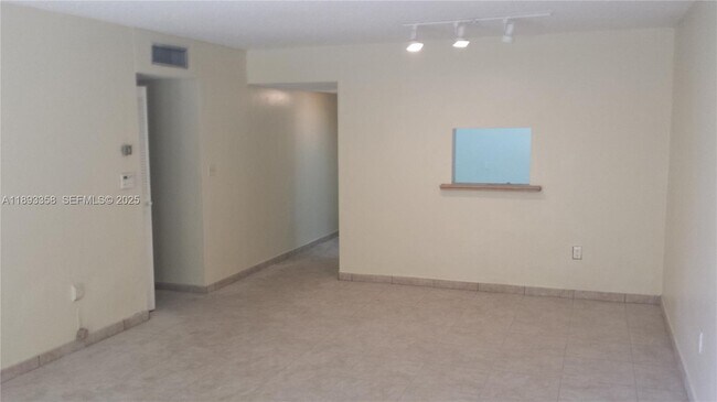 Building Photo - 11925 NE 2nd Ave Unit B116