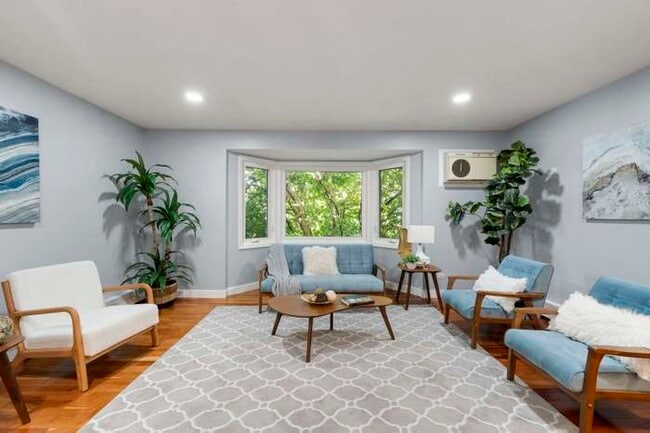 Photo - 514 W Miner St