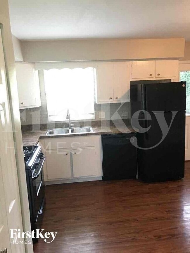 Photo - 2S383 Riverside Ave