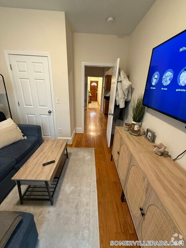Building Photo - 58 Medford St Rental