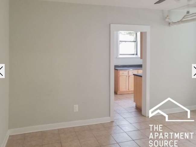 Building Photo - 4951 N Oakley Ave