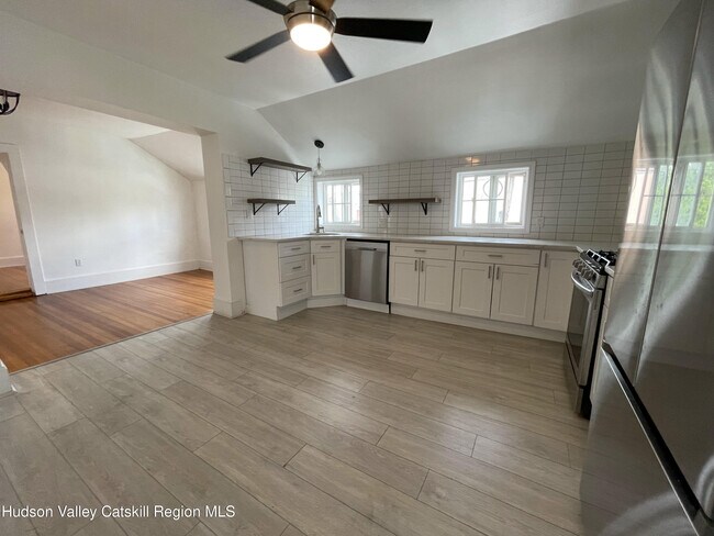 Photo - 502 Warren St
