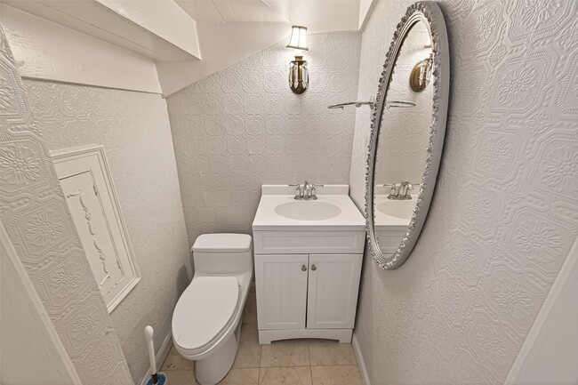 Photo - 7128 Staffordshire Blvd