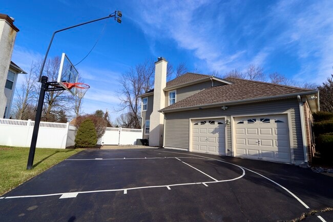 Photo - 2969 Columbia Dr