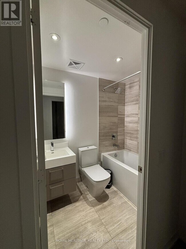 Photo - 1 Yorkville Ave Unit 4501