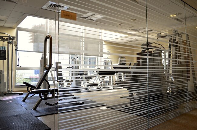 Photo - Luxury condo w/view, walking distance to Bellevue Sqaure
