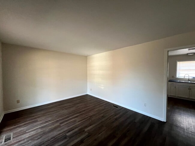 Photo - 944 Lark Dr