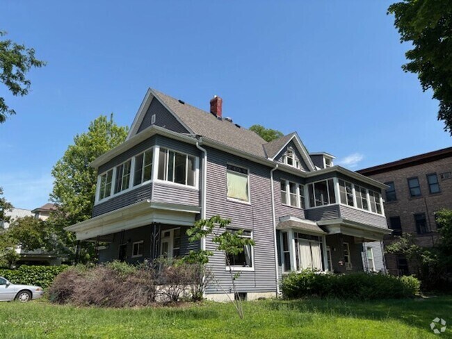 Building Photo - 2 BR/1 BA Apartment in a Great Minneapolis... Unit 3